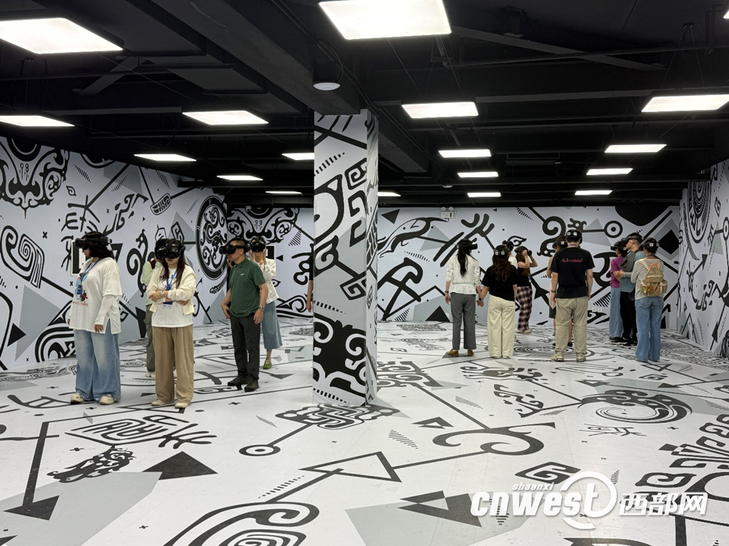 媒体记者、网络达人体验《帝国密码——秦始皇陵》全真XR体验项目